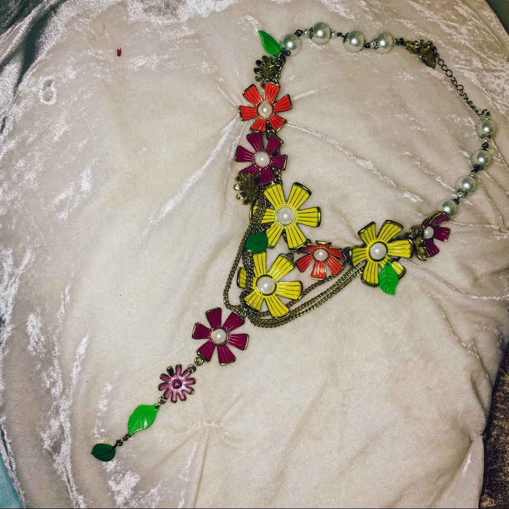 Betsey Johnson Flower Power necklace